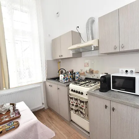 Bliss House Primariei Apartment Oradea Exterior photo